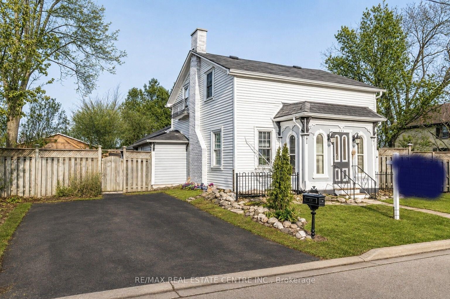 Property Photo: 134 Kitchener Road ON N3H 1A6