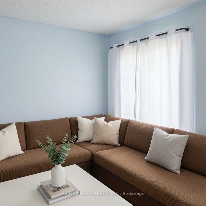 Photo de la propriété: 711 Ashprior Avenue ON L5R 3N8