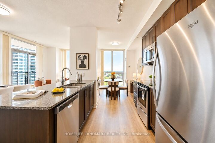 Photo de la propriété: 3975 Grand Park Drive 702 ON L5B 0K4