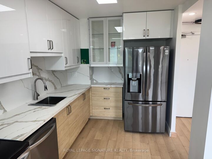 Property Photo: 725 Don Mills Road 305 ON M3C 1S6