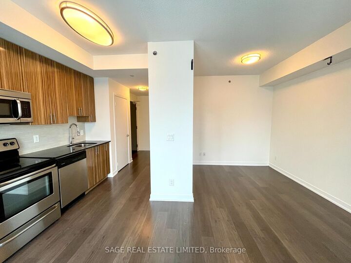 Property Photo:  225 Sackville Street 1311  ON M5A 0B9 