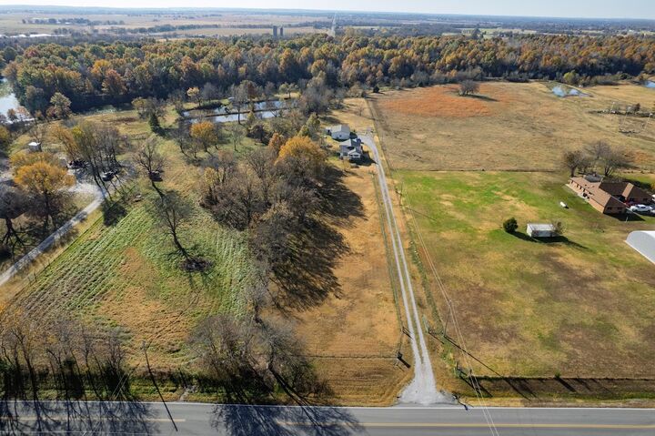 Property Photo: 3998 E 390 Road OK 74053