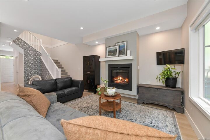 Property Photo:  937 Echo Valley Pl  BC V9B 0Y2 