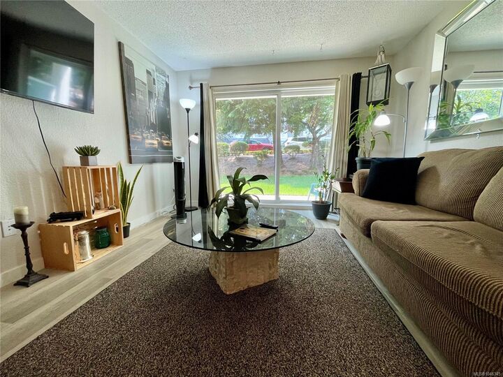 Property Photo: 1600 Dufferin Cres #215 BC V9S 5N2