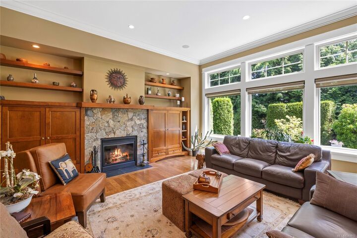 Property Photo: 649 Eaglewood Crt BC V9K 0A3