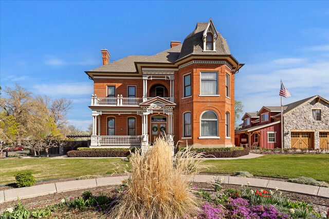 Property Photo: 42 W Center St UT 84037
