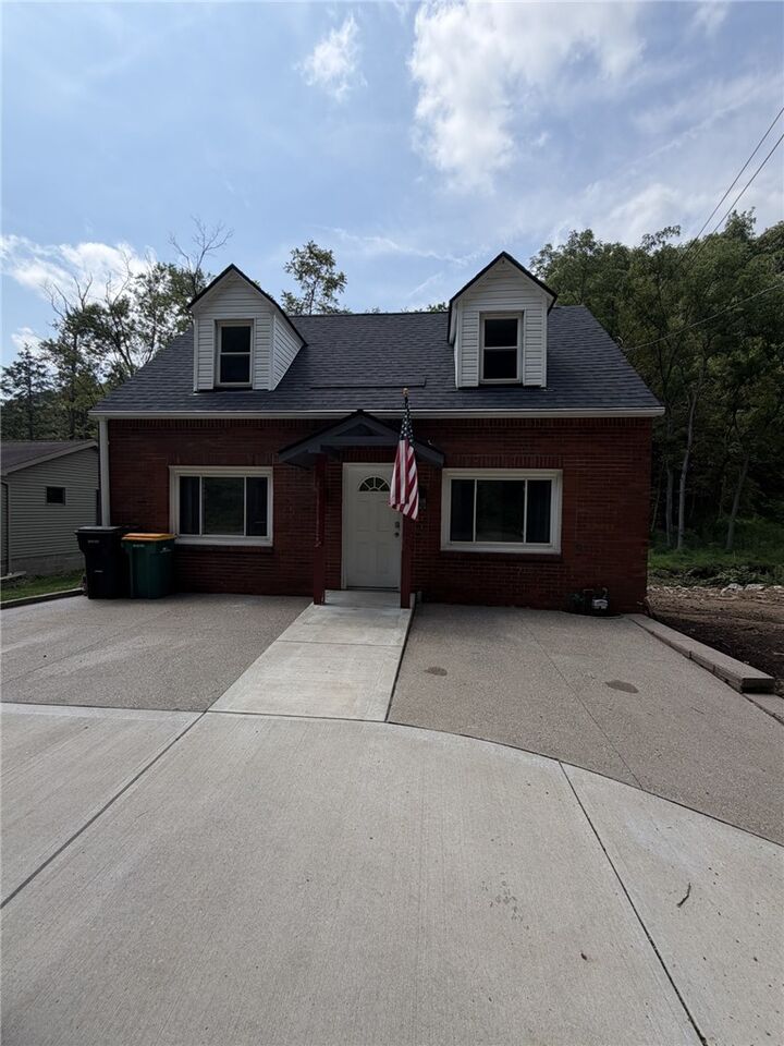 Property Photo: 1113 Rochester Rd PA 15237