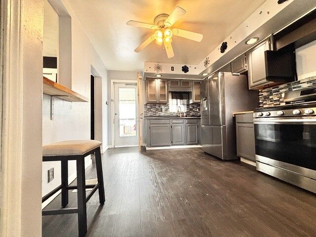 Property Photo: 611 Green St PA 15601