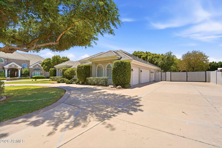 Property Photo:  302 S Tucana Court  AZ 85296 