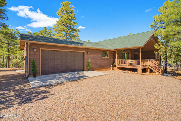 Property Photo: 1522 Mainline Road AZ 85928