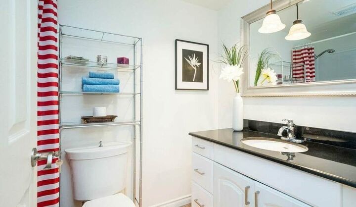 Property Photo: 15020 North Bluff Road 102 BC V4B 5A4