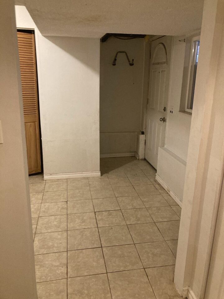 Property Photo:  2165 Prairie Avenue Lower  BC V3B 1V6 