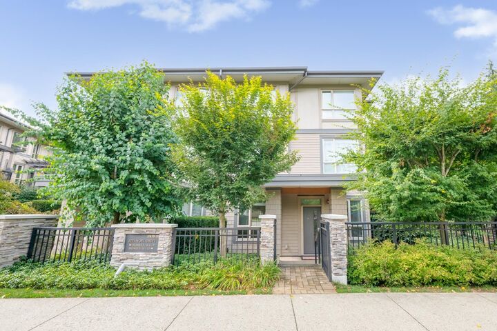 3221 Noel Drive 5 — photo 1