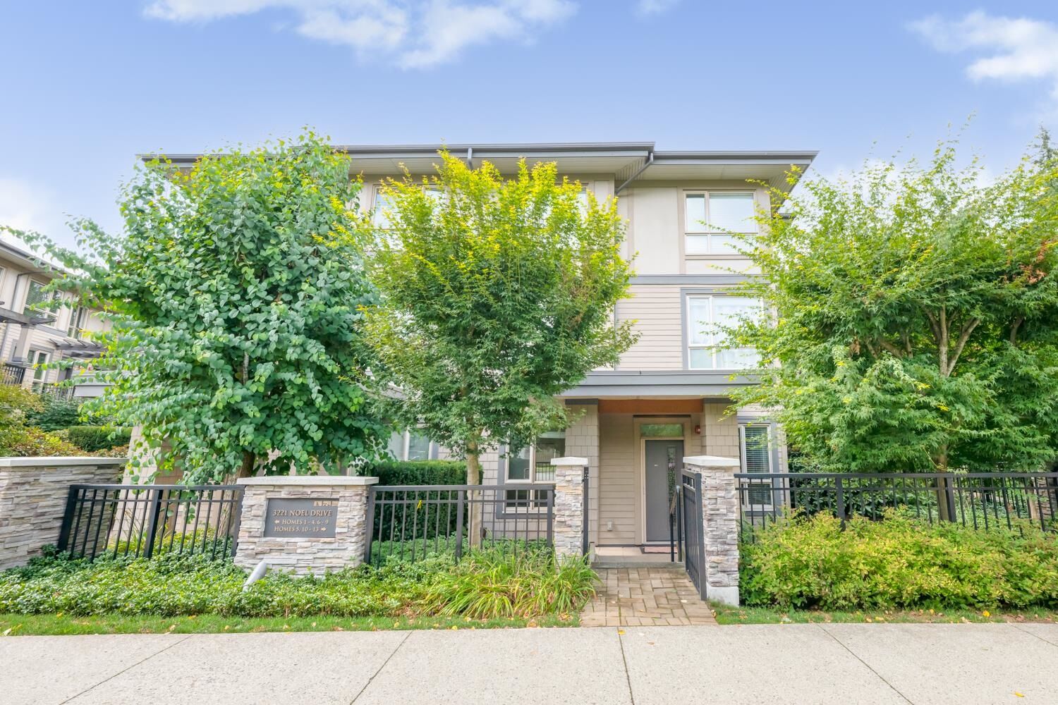 Property Photo: 3221 Noel Drive 5 BC V3J 0H3