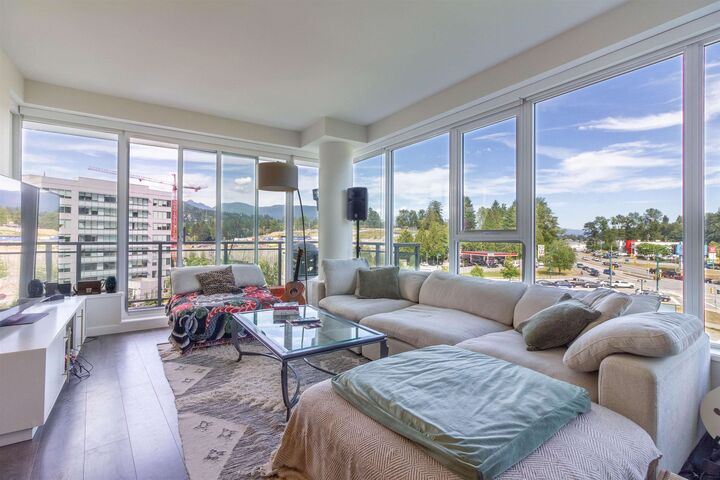 Property Photo: 308 Morrissey Road 902 BC V3H 0M2