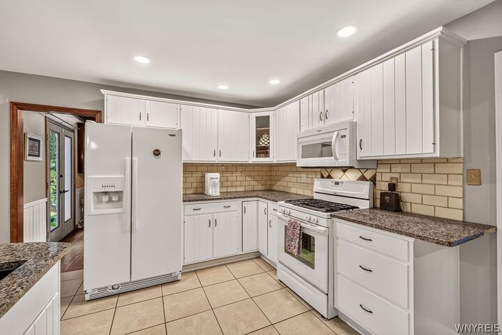 Property Photo:  4071 Calkins Road  NY 14174 