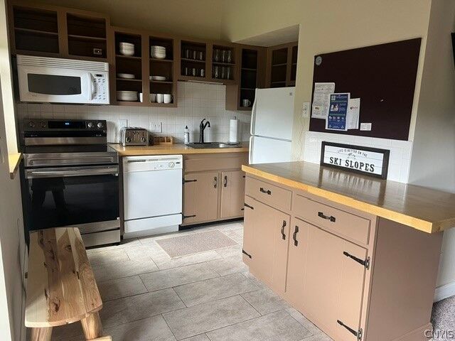 Property Photo: 2027 Arcadia Drive 12B NY 13045