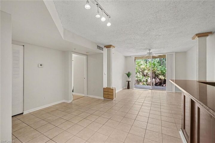 Property Photo:  1280 Wildwood Lakes Blvd 106  FL 34104 