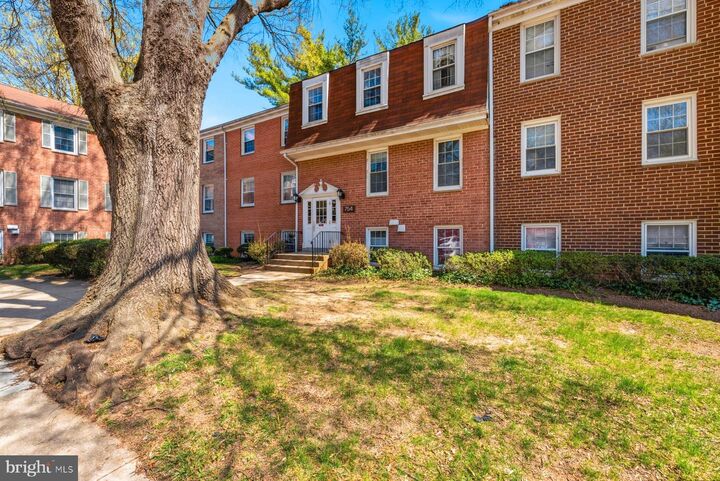Property Photo: 754 Quince Orchard Boulevard 102 MD 20878