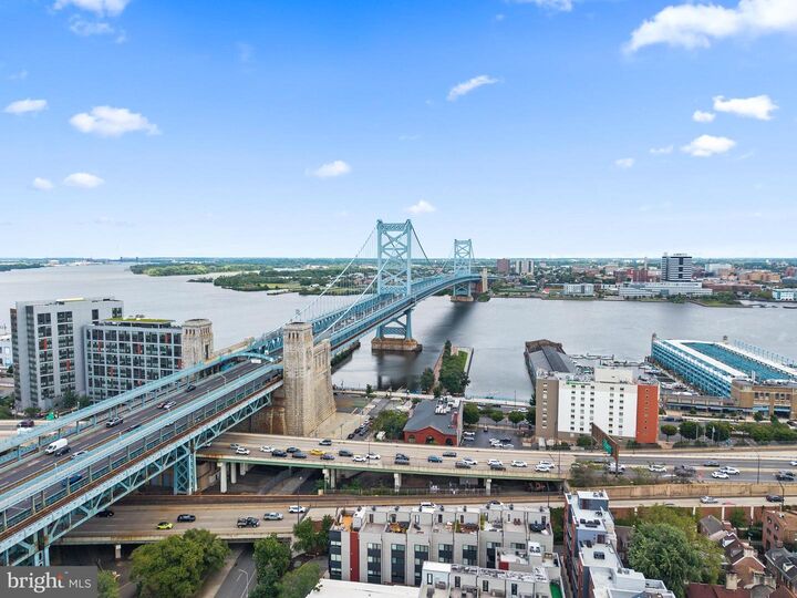 Property Photo:  160 N 2nd Street 301  PA 19106 
