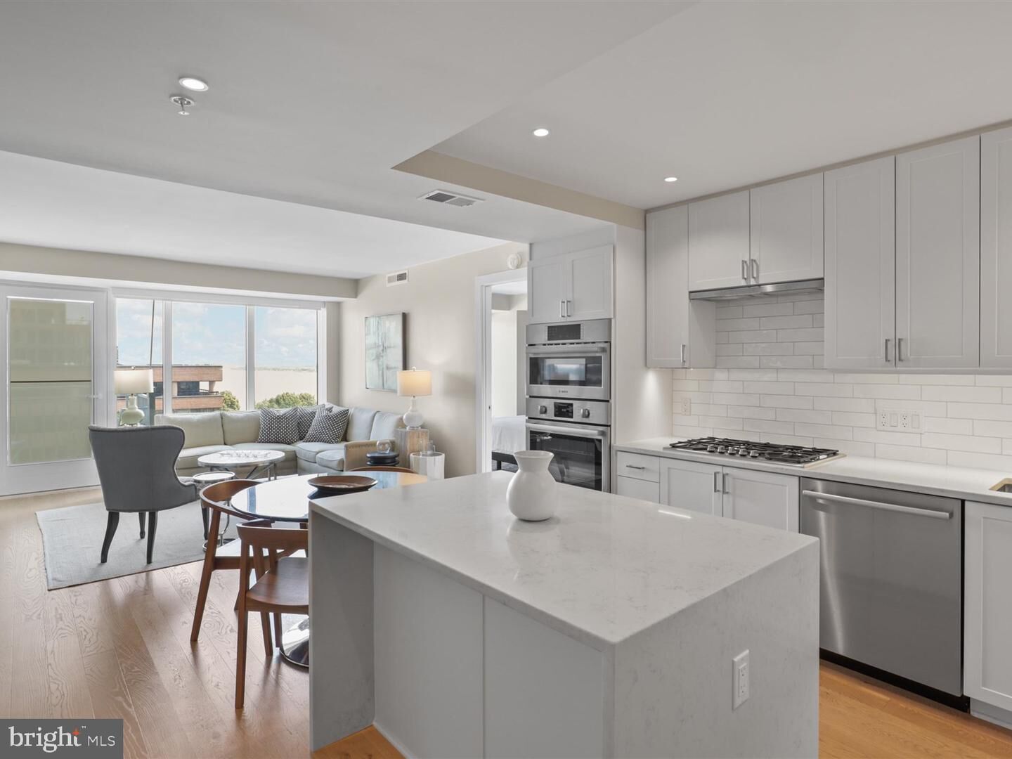 Property Photo: 925 N Fairfax Street 704 VA 22314