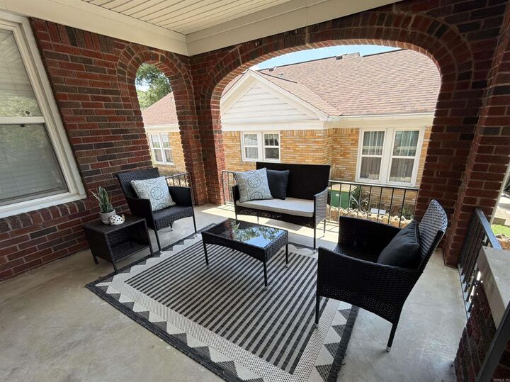 Property Photo:  107 N Pine Street  AR 72205 