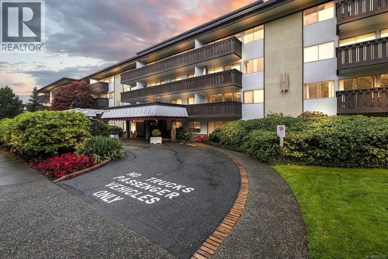 Property Photo: 964 Heywood Street 418 BC V8V 2Y5