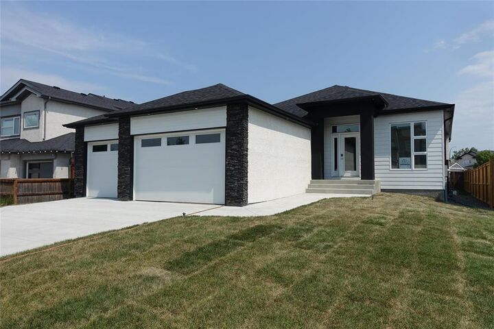 Property Photo: 79 Waterstone Drive MB R3Y 0L2