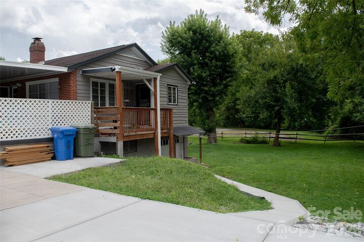 Property Photo:  412 1st Avenue W  NC 28739 