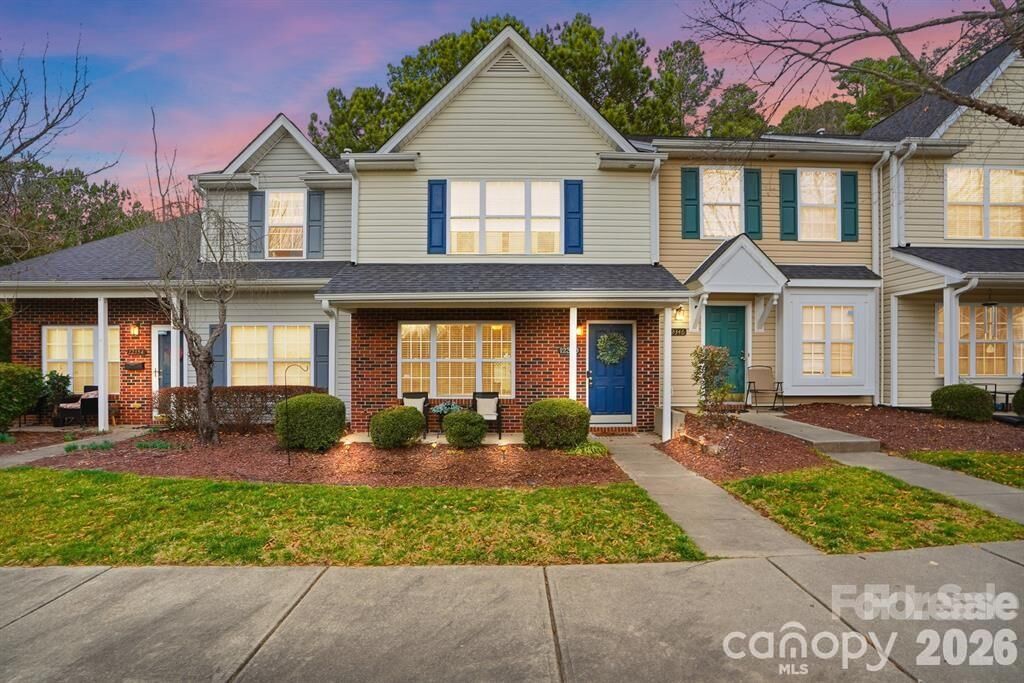 Property Photo:  12350 Hennigan Place Lane  NC 28214 
