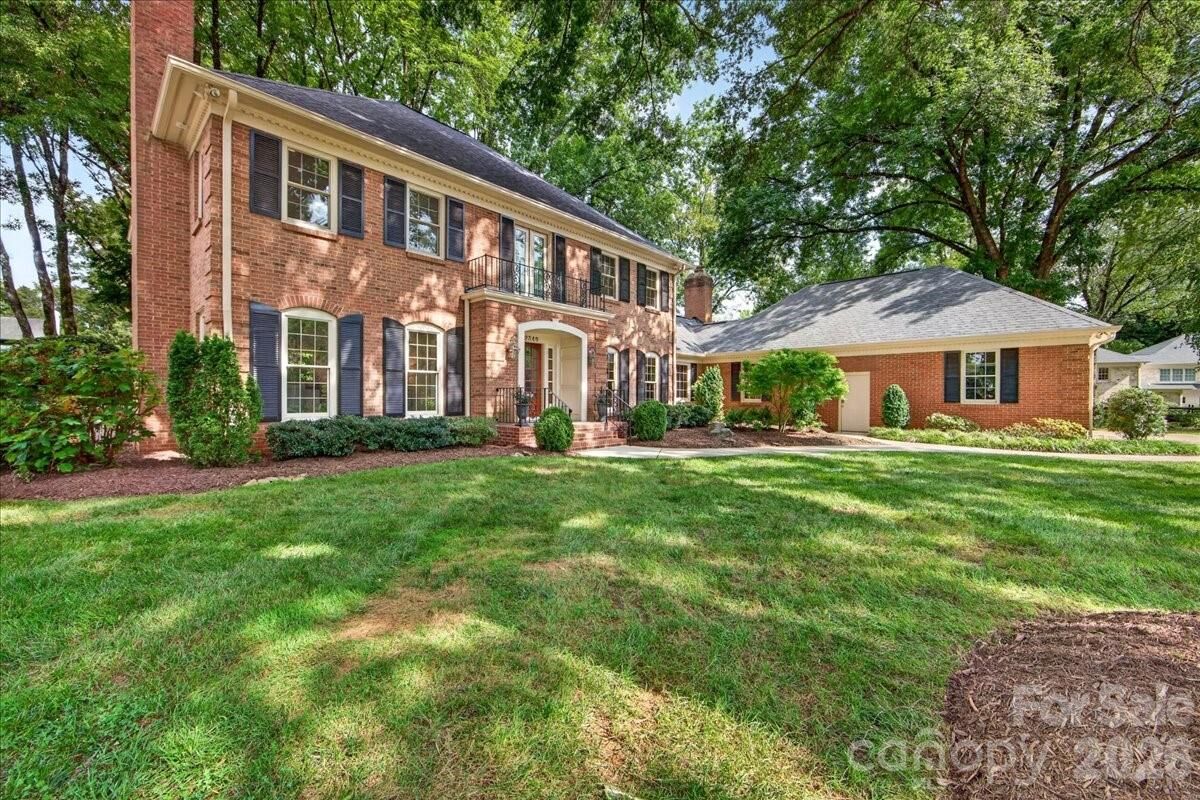 Property Photo:  2349 Thetford Court  NC 28211 
