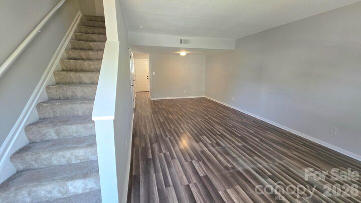 Property Photo:  7906 Oak Meadow Court  NC 28210 