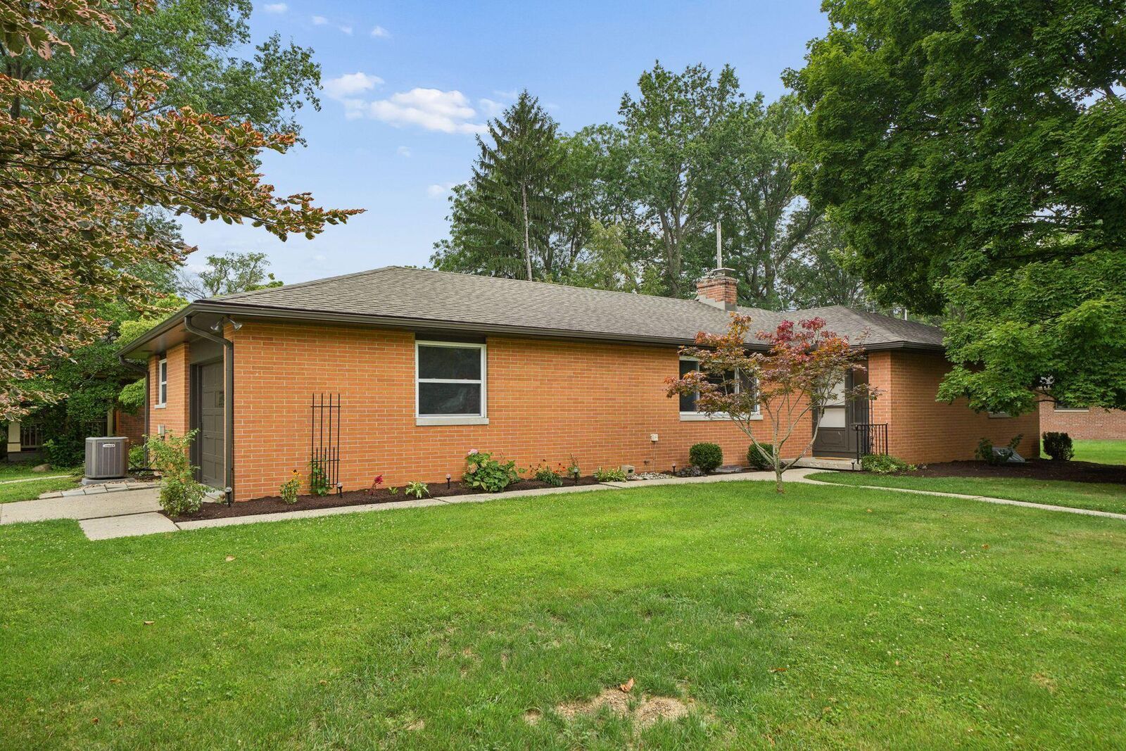 Property Photo: 83 Ceramic Drive OH 43214
