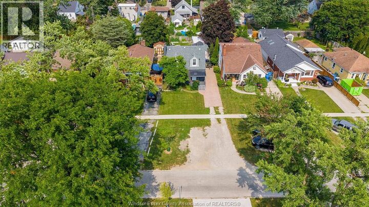 Property Photo: 956 Homedale Boulevard ON N8S 2T2