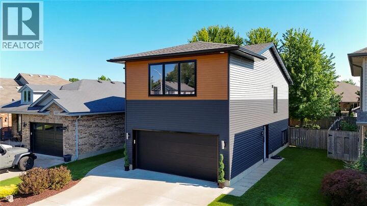 Property Photo: 209 Meadowlark Lane ON N7S 6K2