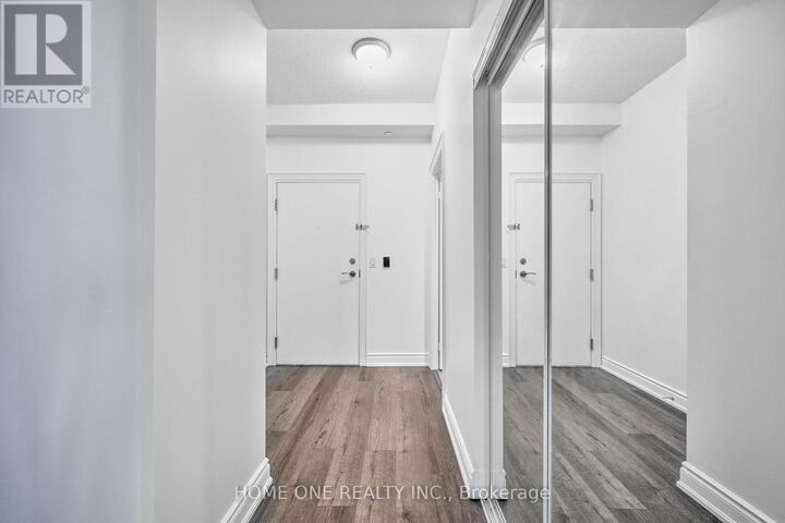 Property Photo:  99 South Town Centre Boulevard 1018  ON L6G 0E9 