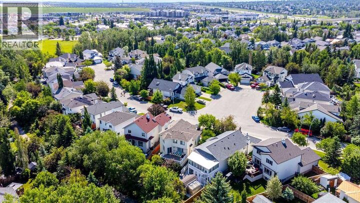Property Photo: 136 Douglas Glen Heath Southeast AB T2Z 2N1