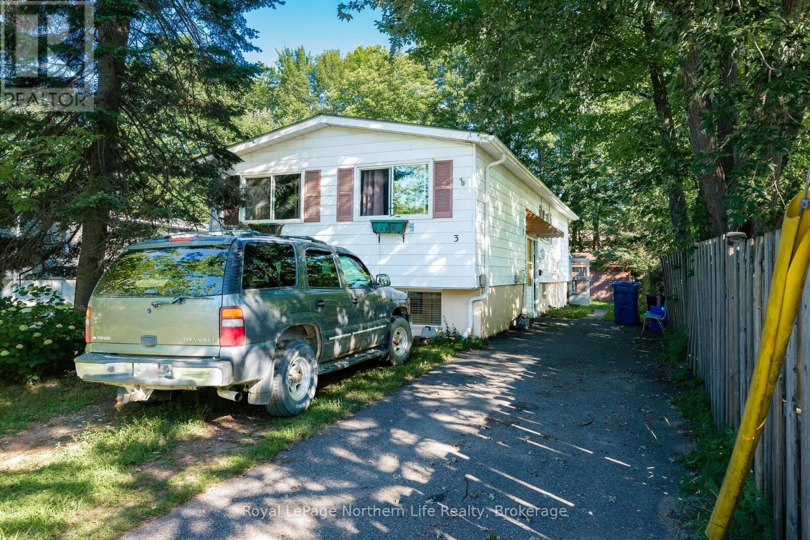 Property Photo:  3 David Court  ON P1A 3W3 