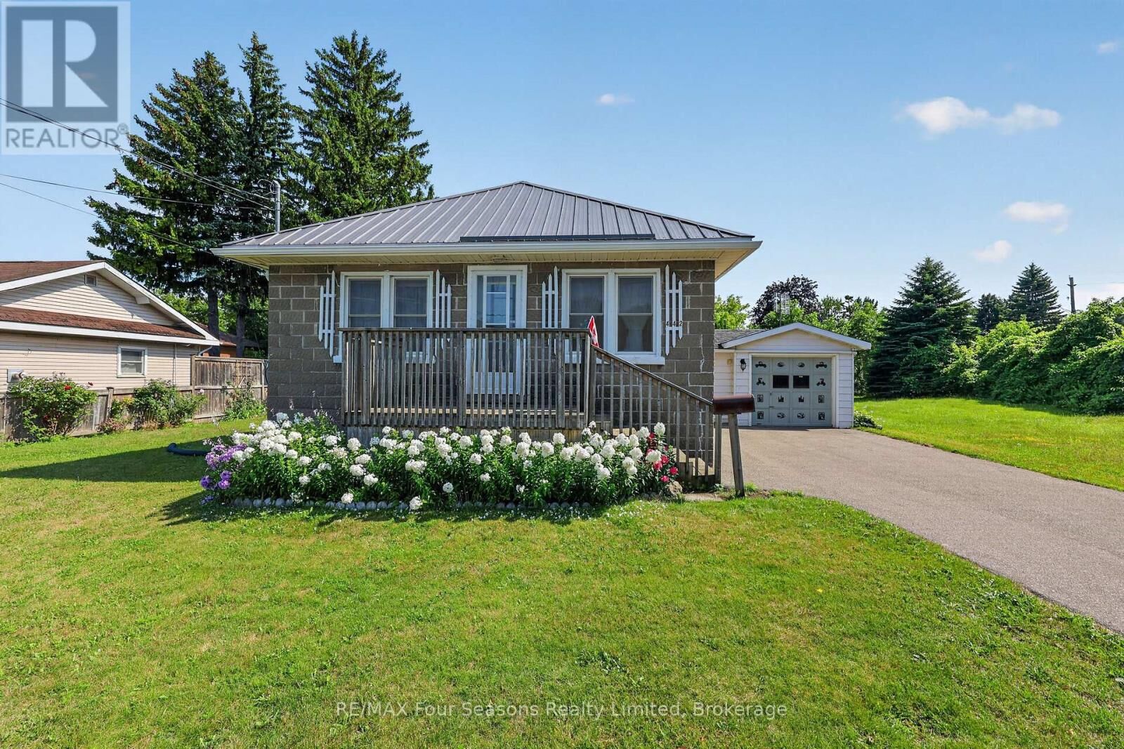 Property Photo: 442 Hume Street ON L9Y 1W6