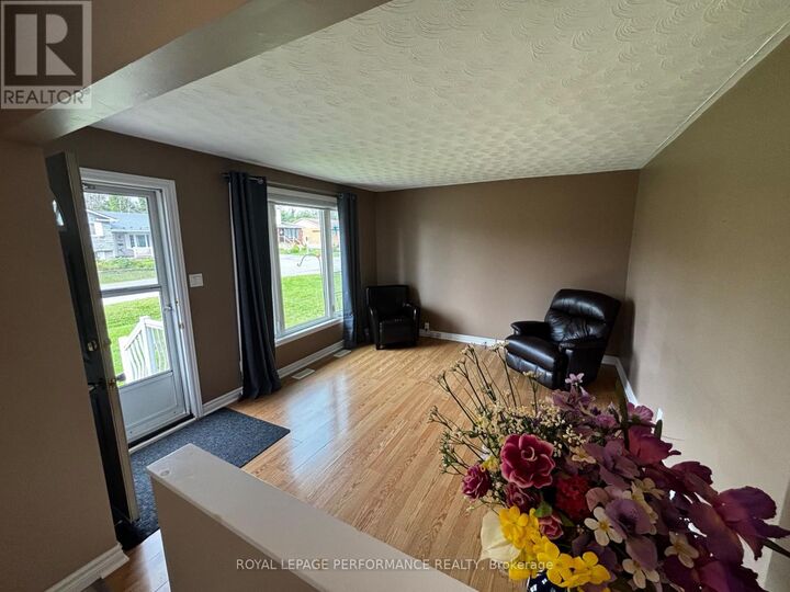 Property Photo:  3013 Johnston Avenue  ON K6K 1G8 