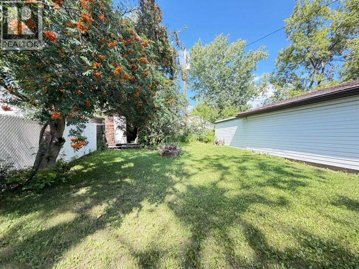 Property Photo: 9508 104 Avenue AB T8V 1E3