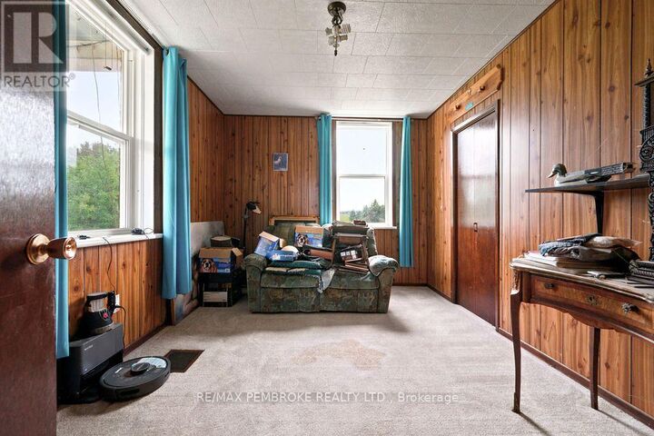 Property Photo: 601 Silver Lake Road ON K0J 1T0