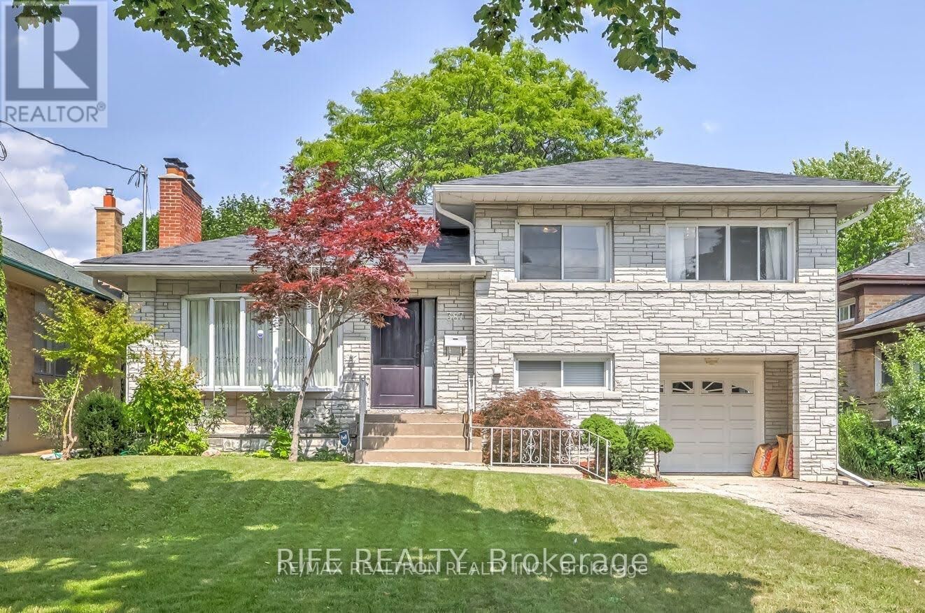 Property Photo: 387 Willowdale Avenue ON M2N 5A8