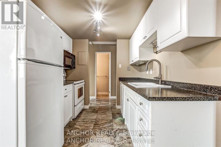 Property Photo: 1255 Commissioners Road West 709 ON N6K 3N5