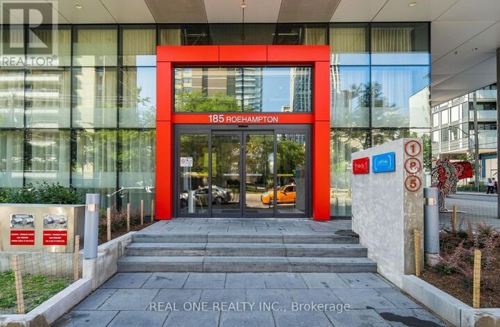Property Photo: 185 Roehampton Avenue 1411 ON M4P 0C6