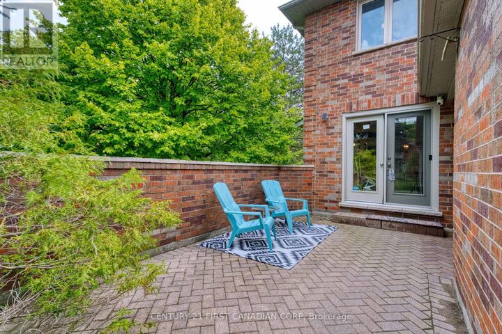 Property Photo:  70 Sunnyside Drive 63  ON N5X 3W5 