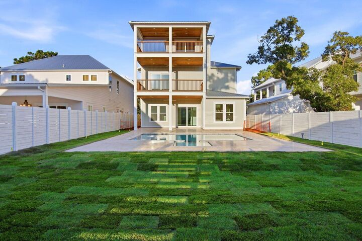 Property Photo:  125 Elm Street  FL 32459 