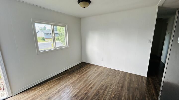 Property Photo: 1016 16 Avenue AB T9M 1L6