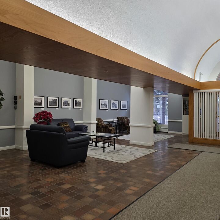 Property Photo: 10050 118 Street NW 2C AB T5K 2M8
