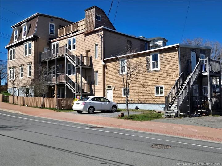 260 Douglas Avenue — photo 1
